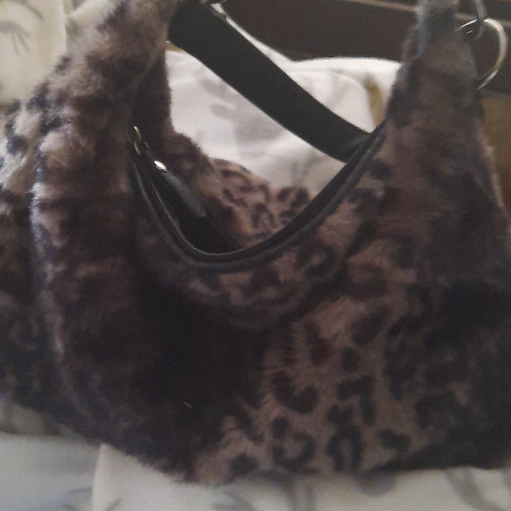 Nwot leopard furry purse